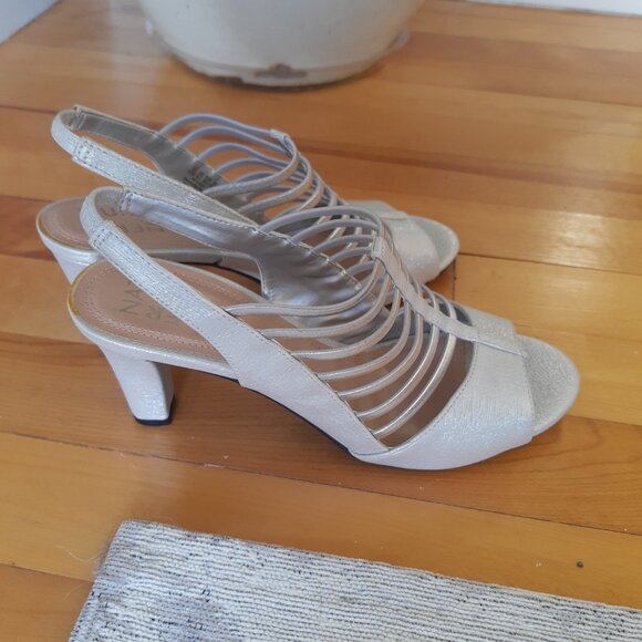 Sandals - Picture 3 of 3